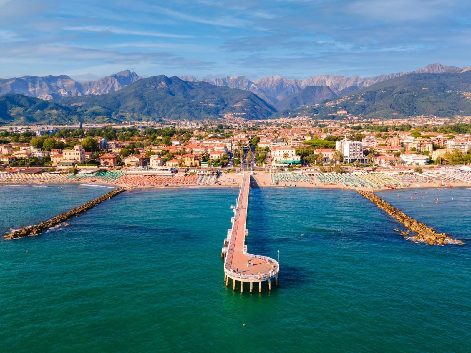 Appartamento Moderno Sul Mare Marina di Massa Dış mekan fotoğraf